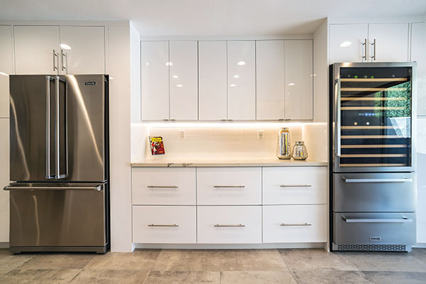 Mesa House Modern Kitchen Cabinets